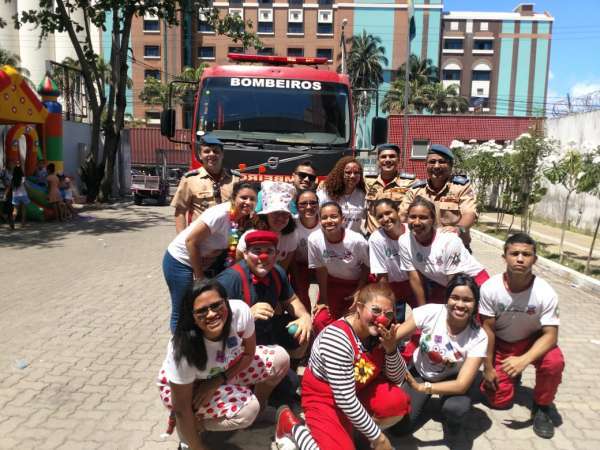 Corpo-de-Bombeiros-e-Defensoria-Pública-realizam-“Natal-das-Crianças”-em-Fortaleza-2-600x450