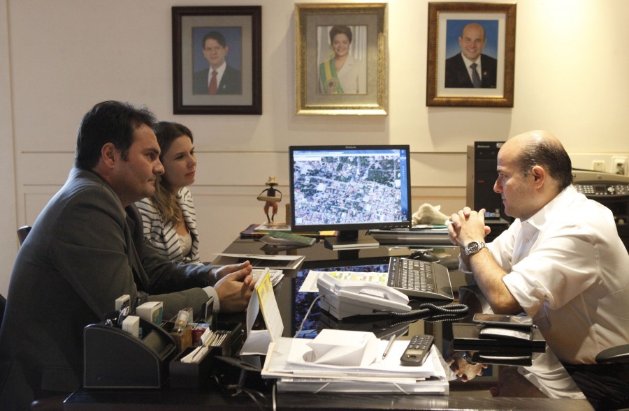 Defensora Geral discute com prefeito medidas para acelerar prestação de serviços de saúde 