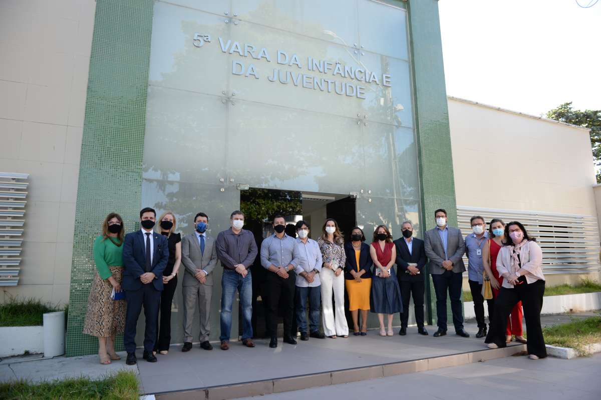 Defensoria recebe visita de secretário da SSDPS em sede do Nuaja e CJR