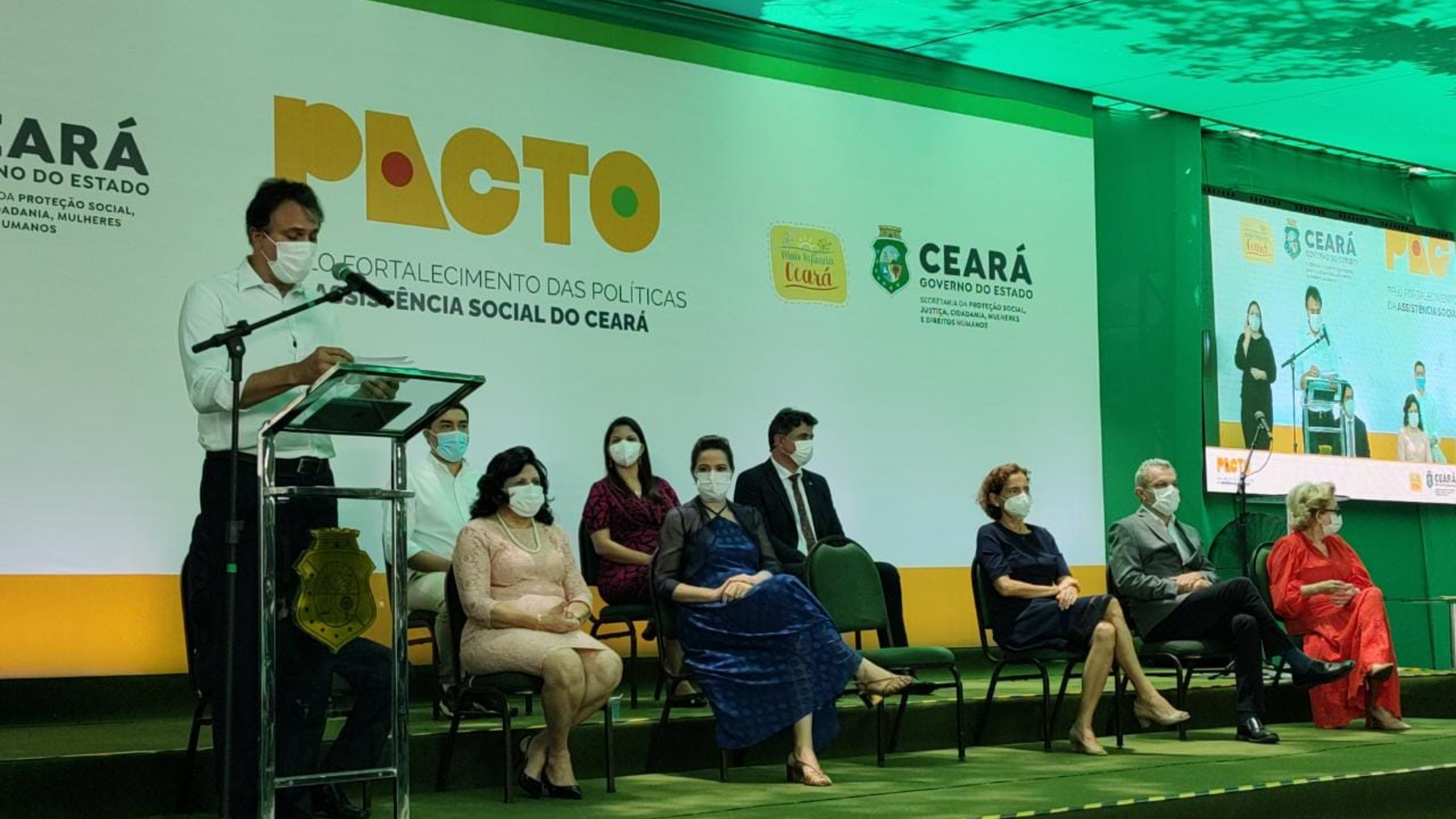 Pacto fortalece políticas da Assistência Social em todos os municípios cearenses. Defensora geral participa de solenidade