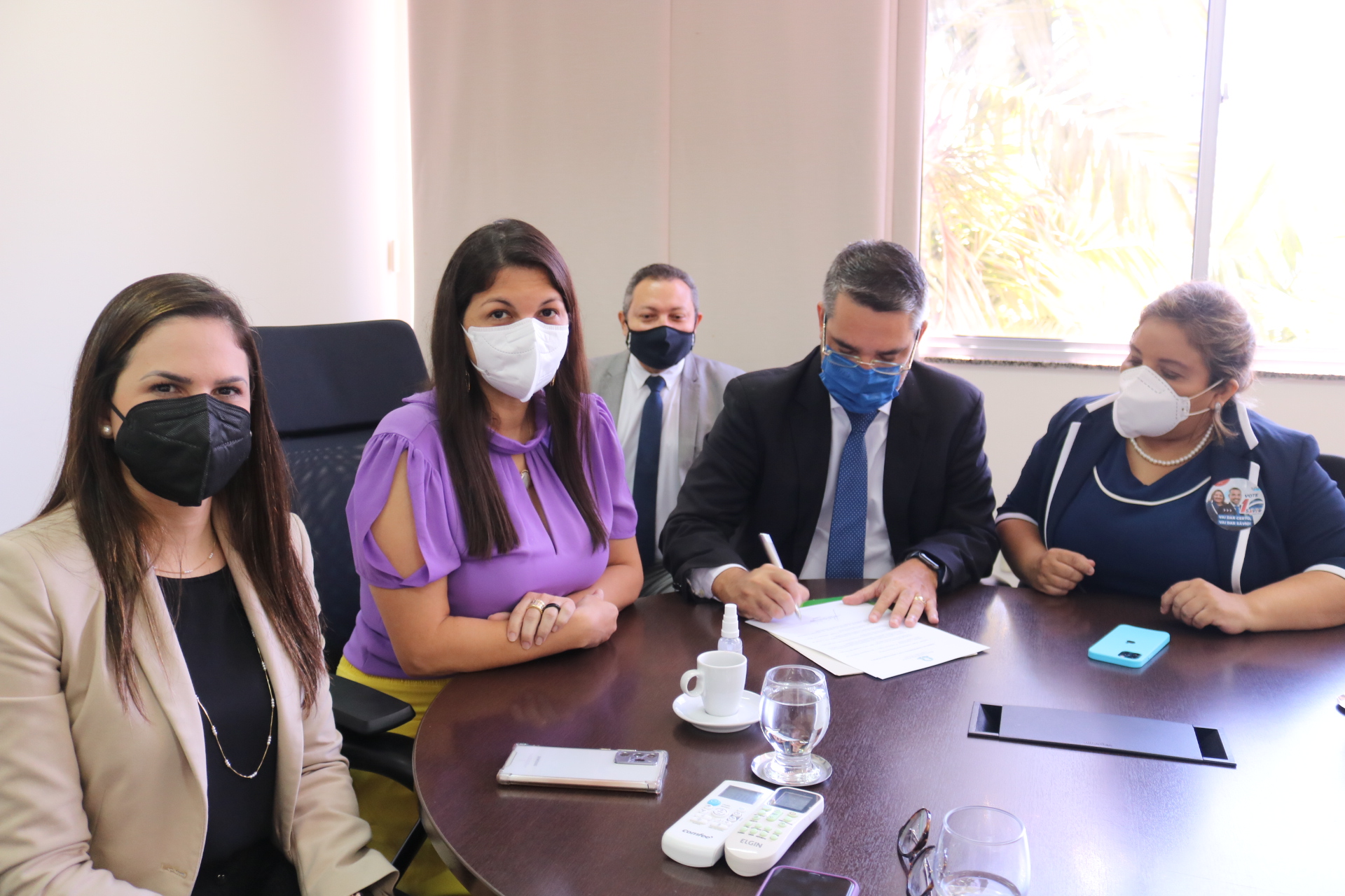 Defensora geral recebe visita de Luiz Sávio Aguiar, candidato à presidência da OAB-CE