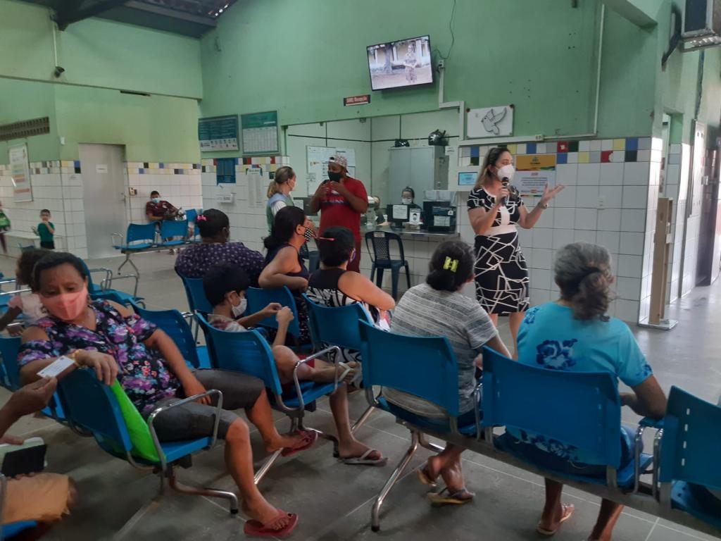 Defensoria Pública participa de palestras para a população atendida em posto de saúde, em Fortaleza