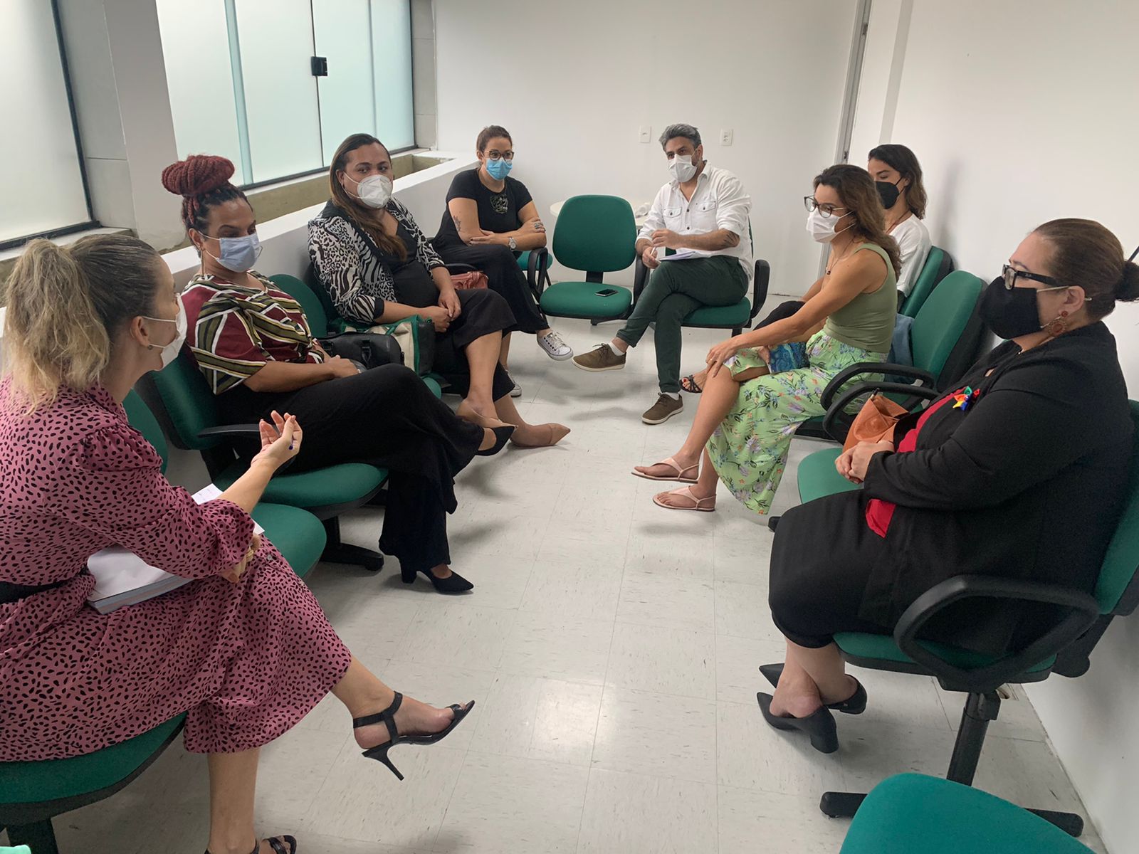 Rede Acolhe é apresentada a representantes do movimento LGBTQIAP+ para acolhimento de vítimas de violência