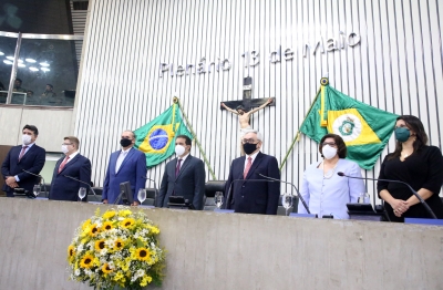 Defensoria participa de solenidade que concede título de cidadão cearense ao desembargador Washington Bezerra