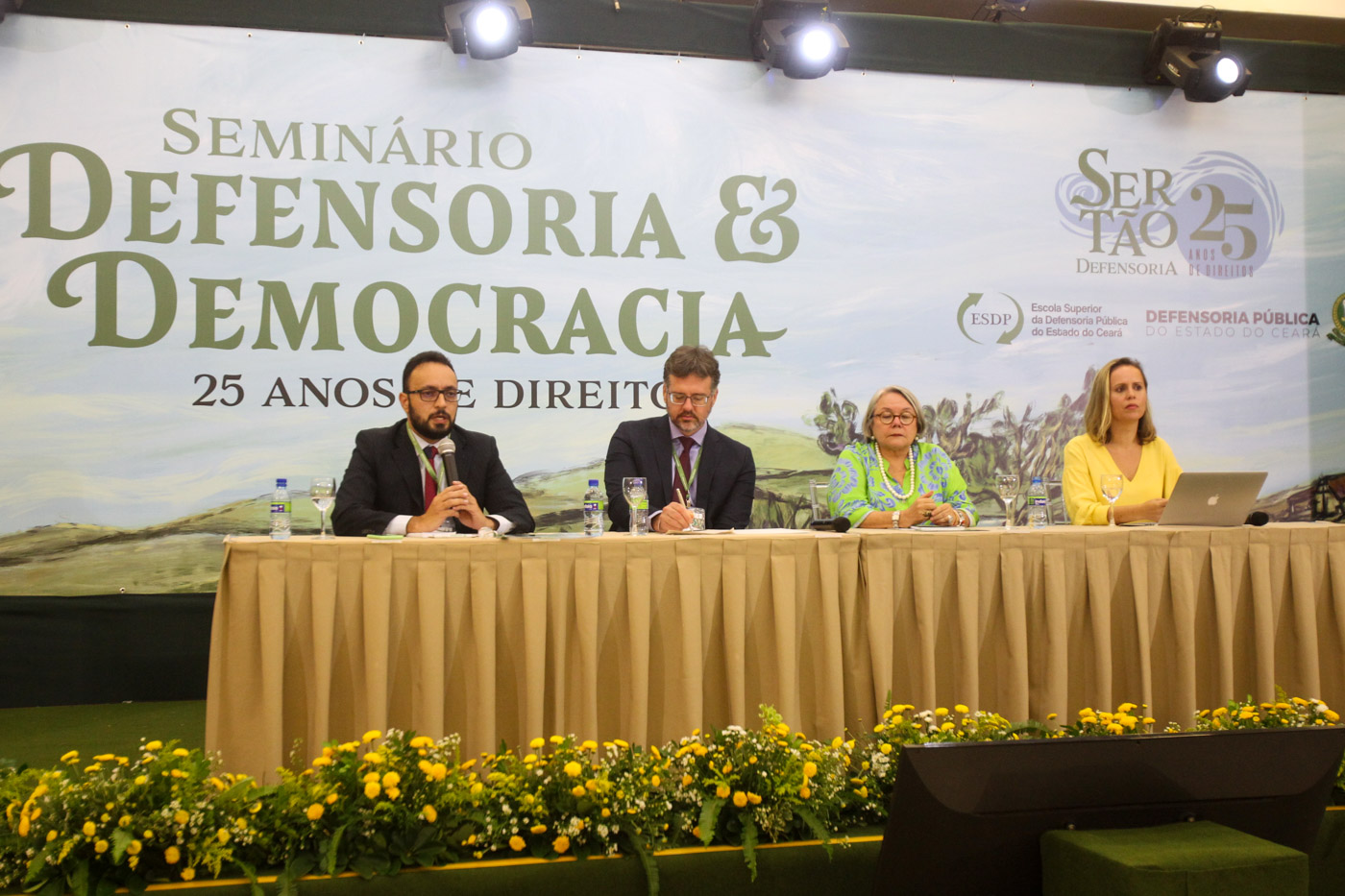 Em comemoração aos 25 anos da Defensoria, defensores e convidados discutem passado, presente e novos desafios da instituição