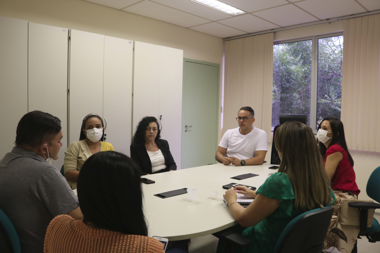 Encontro debate sobre encaminhamentos para saúde mental de crianças e adolescentes em unidades de acolhimento de Fortaleza