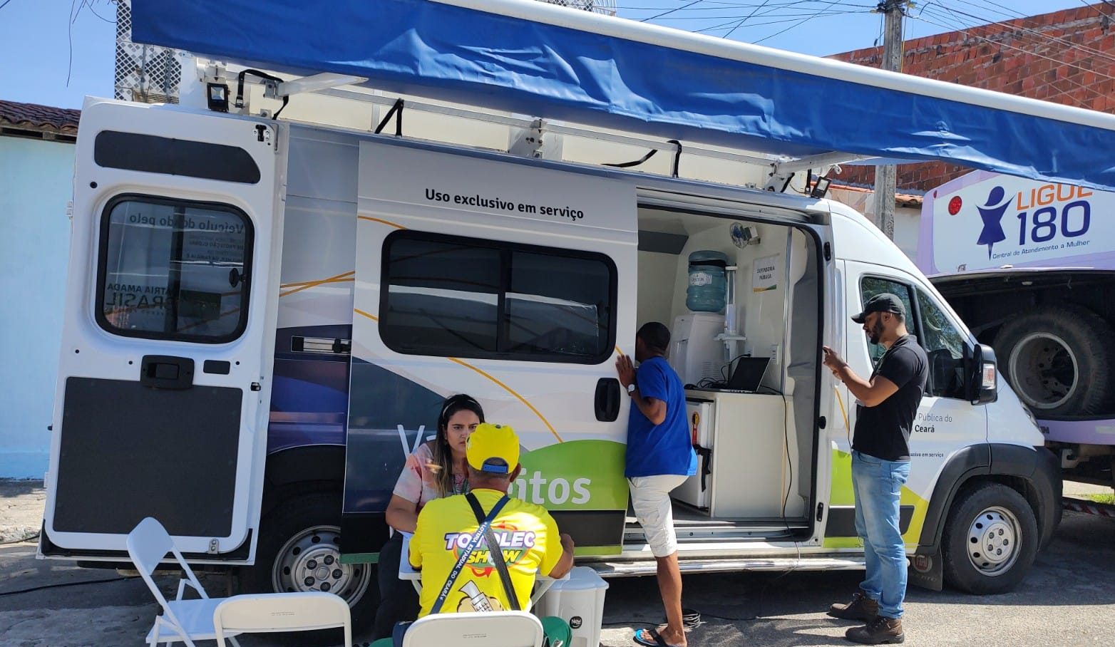 Praça do Canindezinho recebe as atividades e serviços do projeto Acolher