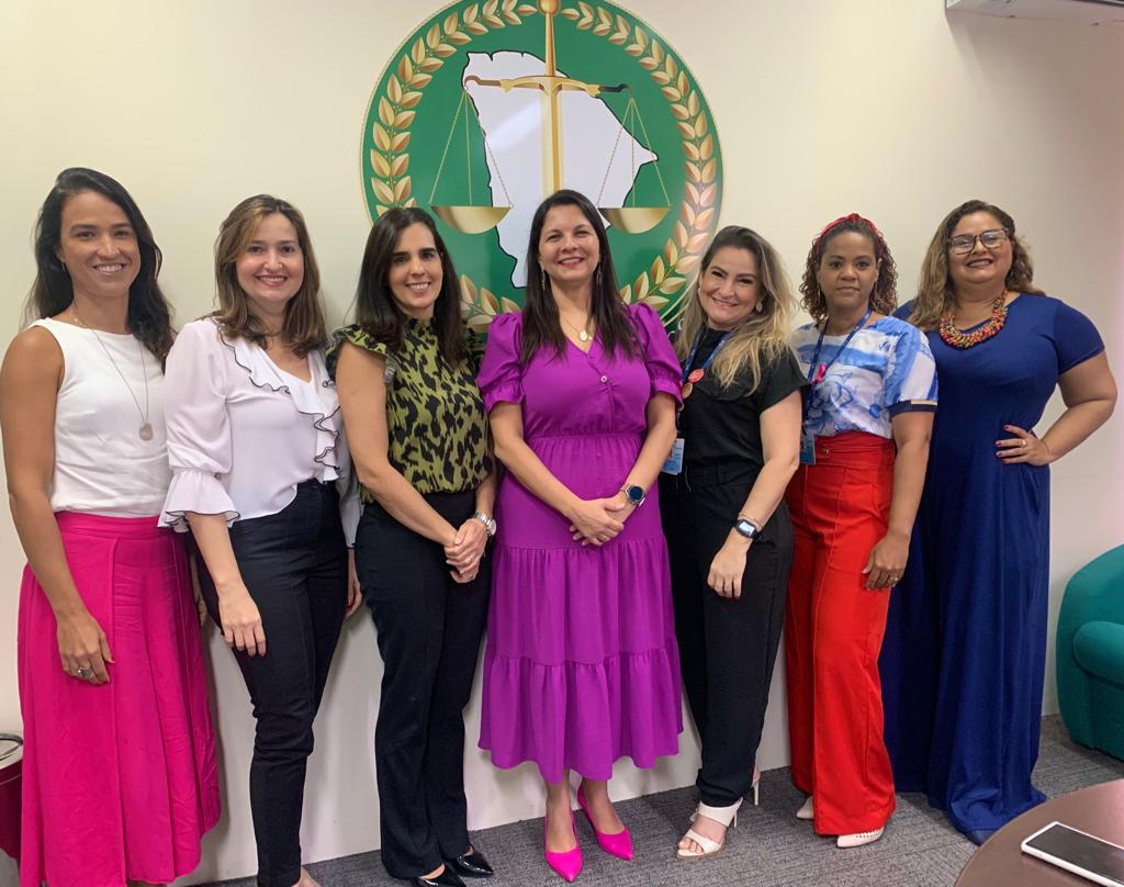 Defensoria Pública e IJovem firmam parceria para qualificação profissional de mulheres assistidas pelo Nudem