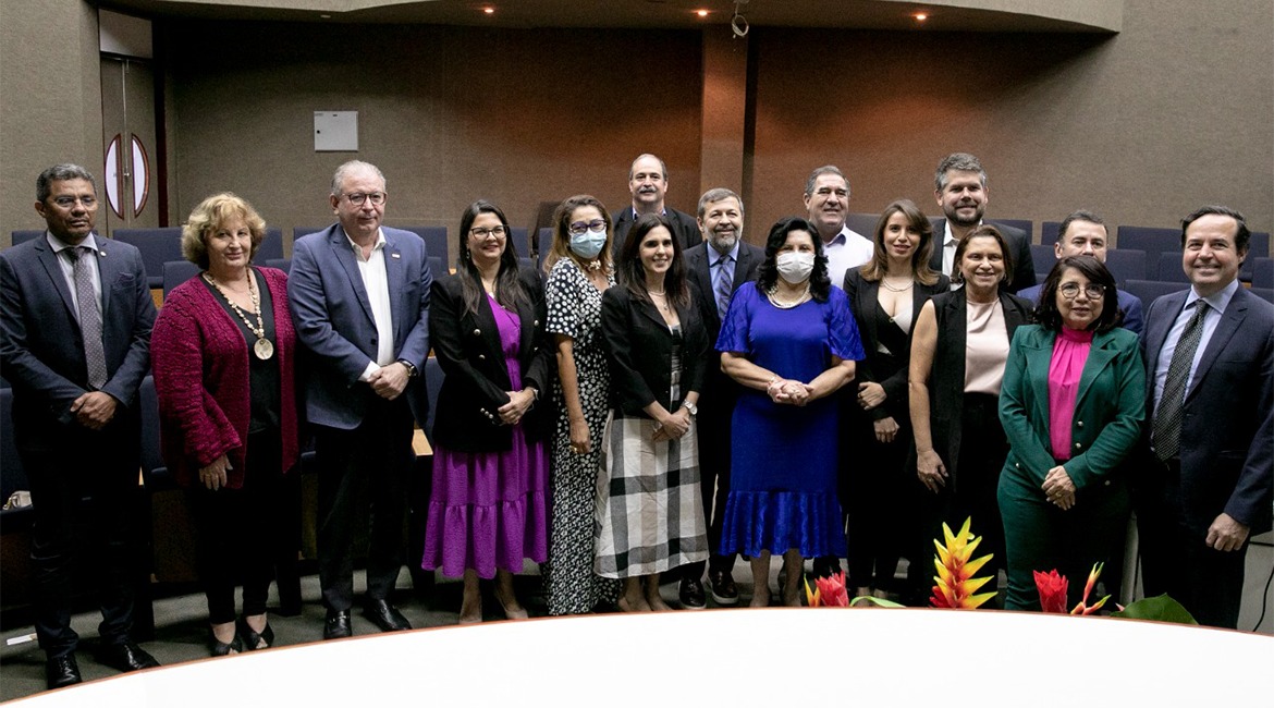 Defensoria assina acordo para qualificação de mulheres vítimas de violência