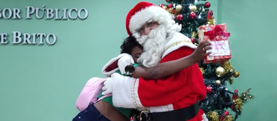 Bebês, crianças e adolescentes ganham presentes do Papai Noel na campanha “ Natal Solidário para os Acolhimentos” – Defensoria Pública do Estado do  Ceará