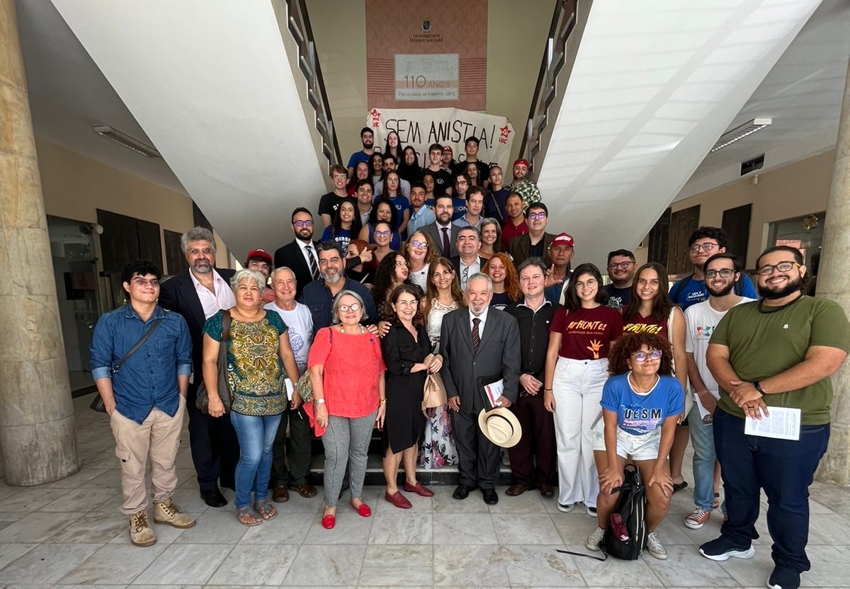 Defensoria Pública participa de ato em defesa da democracia realizado pela Faculdade de Direito da UFC