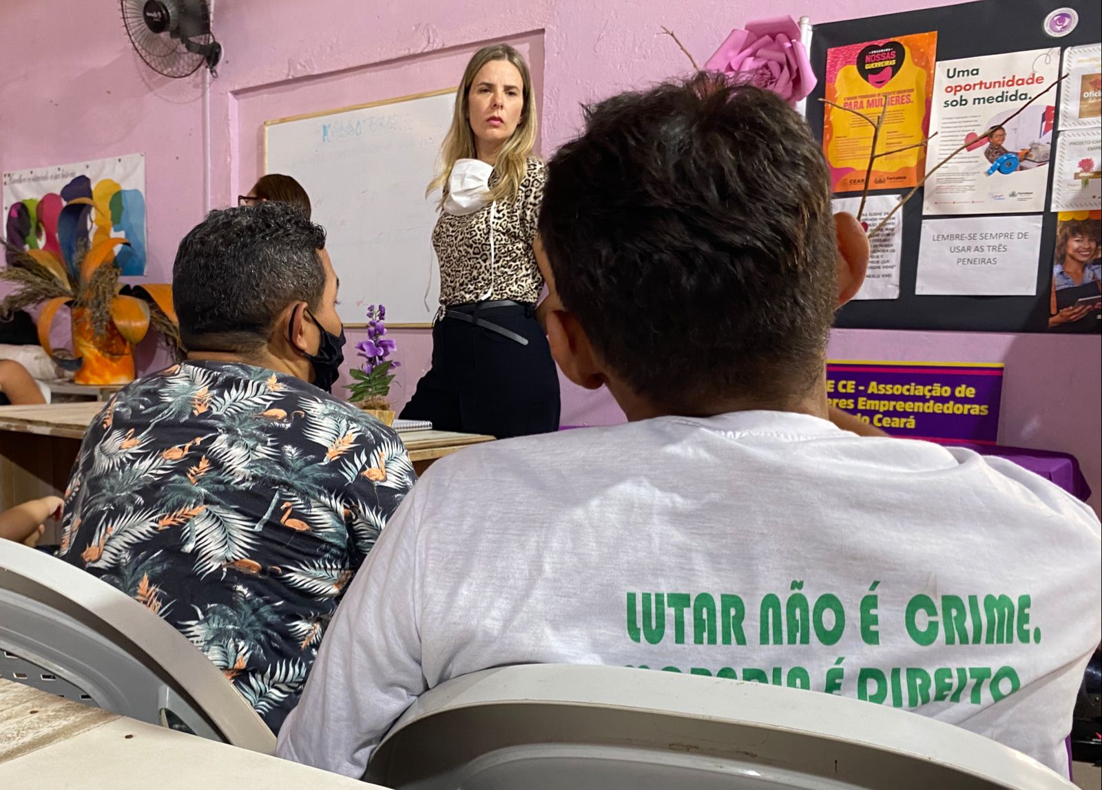 Defensoria Pública orienta 60 famílias que buscam inclusão em políticas habitacionais