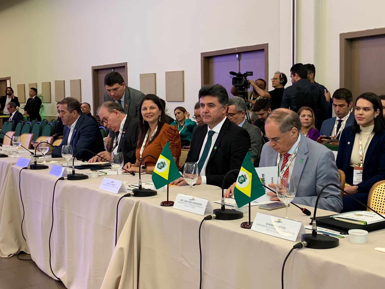 Defensora geral acompanha reunião do Consórcio Nordeste no Ceará