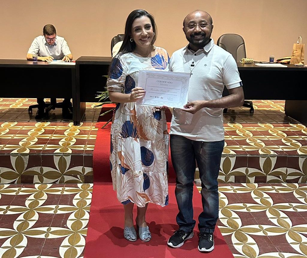 Psicóloga da Defensoria Pública de Iguatu é homenageada com a Menção Honrosa Virgínia Bicudo