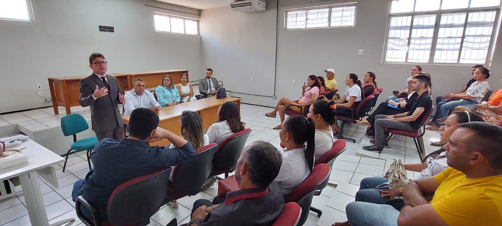 Audiência Pública discute contratação de profissional de apoio para escolas em Lavras da Mangabeira
