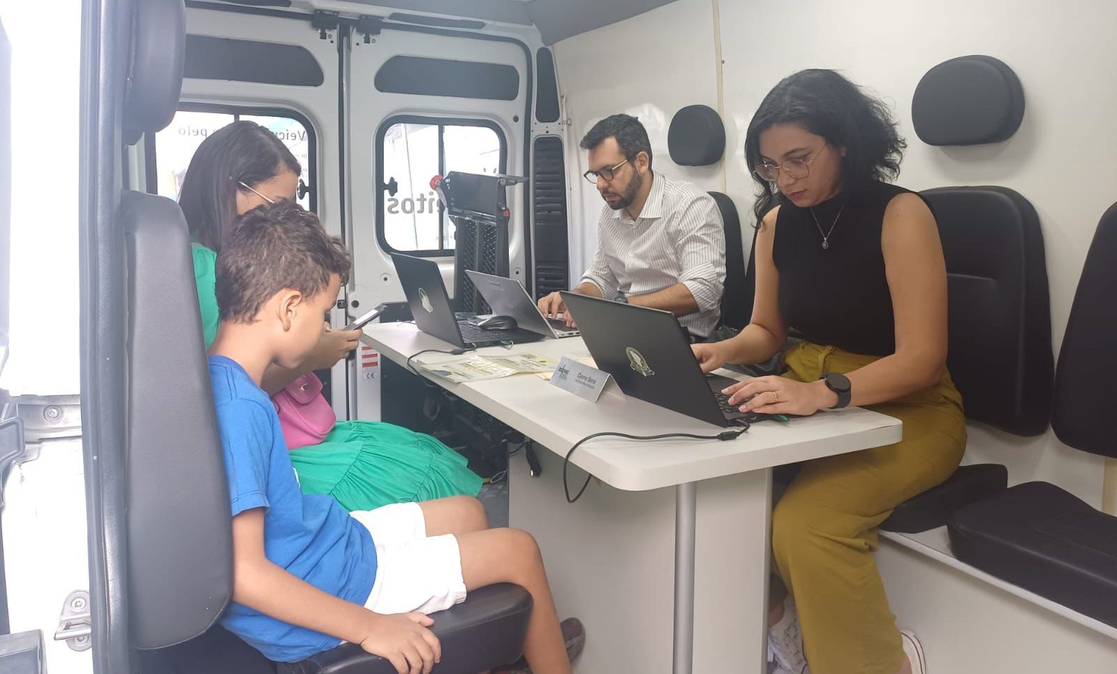 Van de Direitos chega à Crateús levando atendimento para moradores da cidade