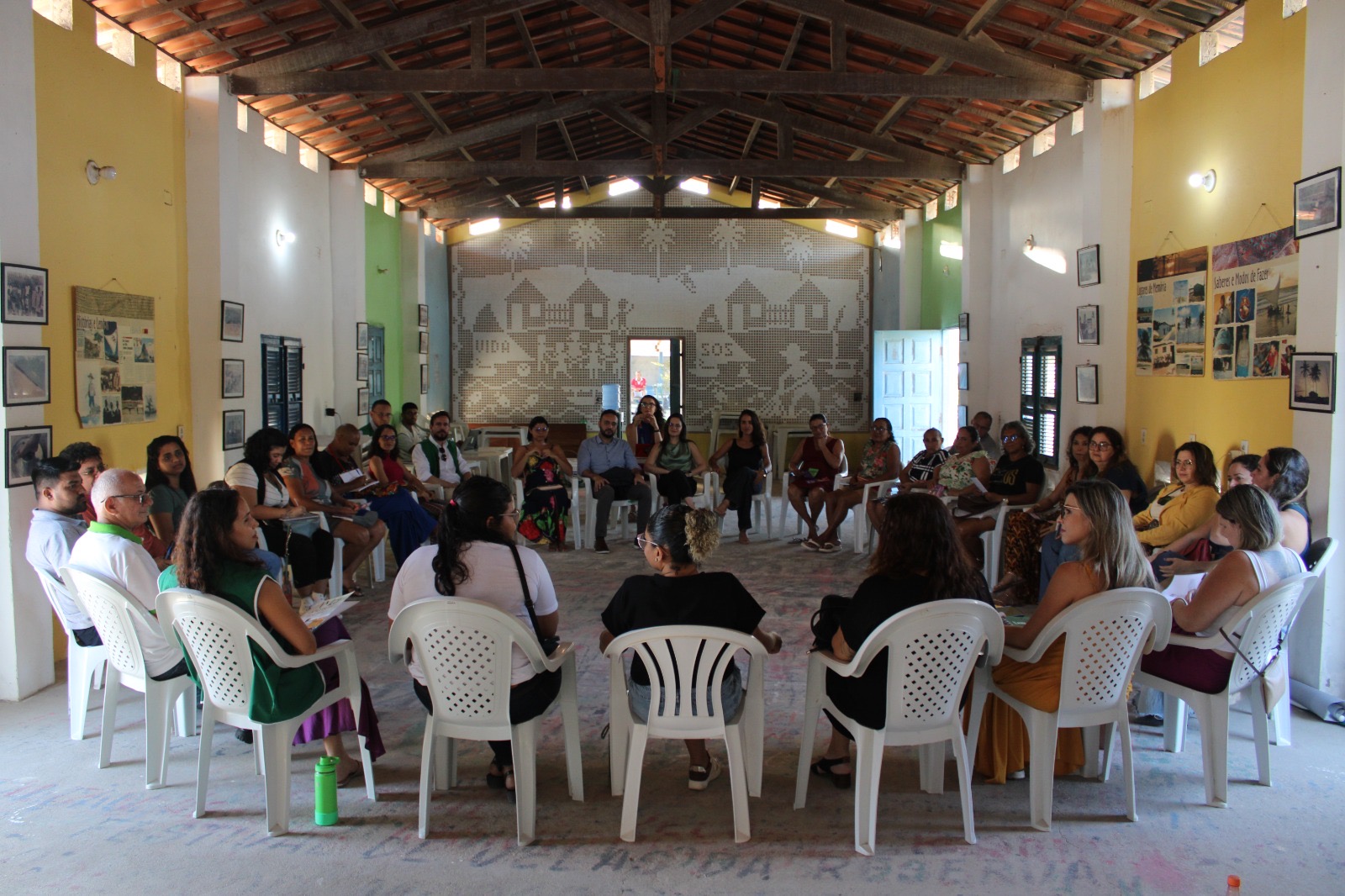 Ação do Projeto Amar Defensoria chega à Prainha do Canto Verde com roda de conversa para a comunidade local