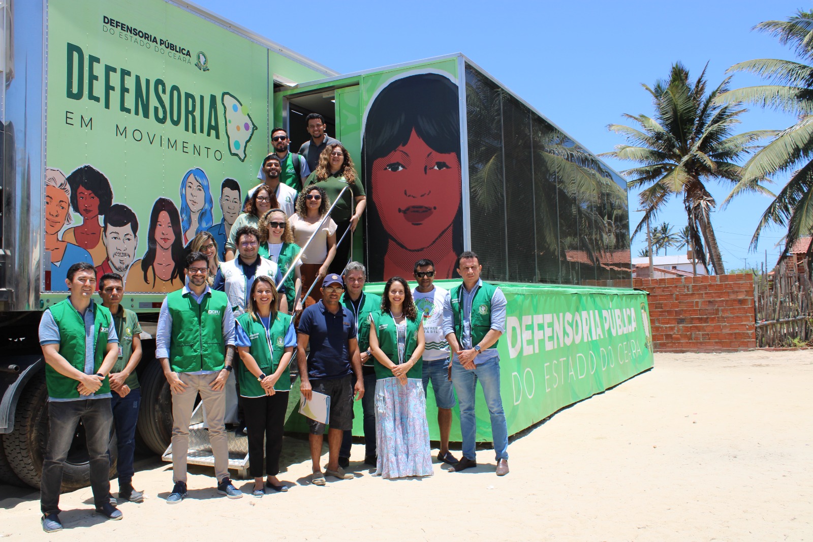Moradores da Prainha do Canto Verde são atendidos pela Defensoria