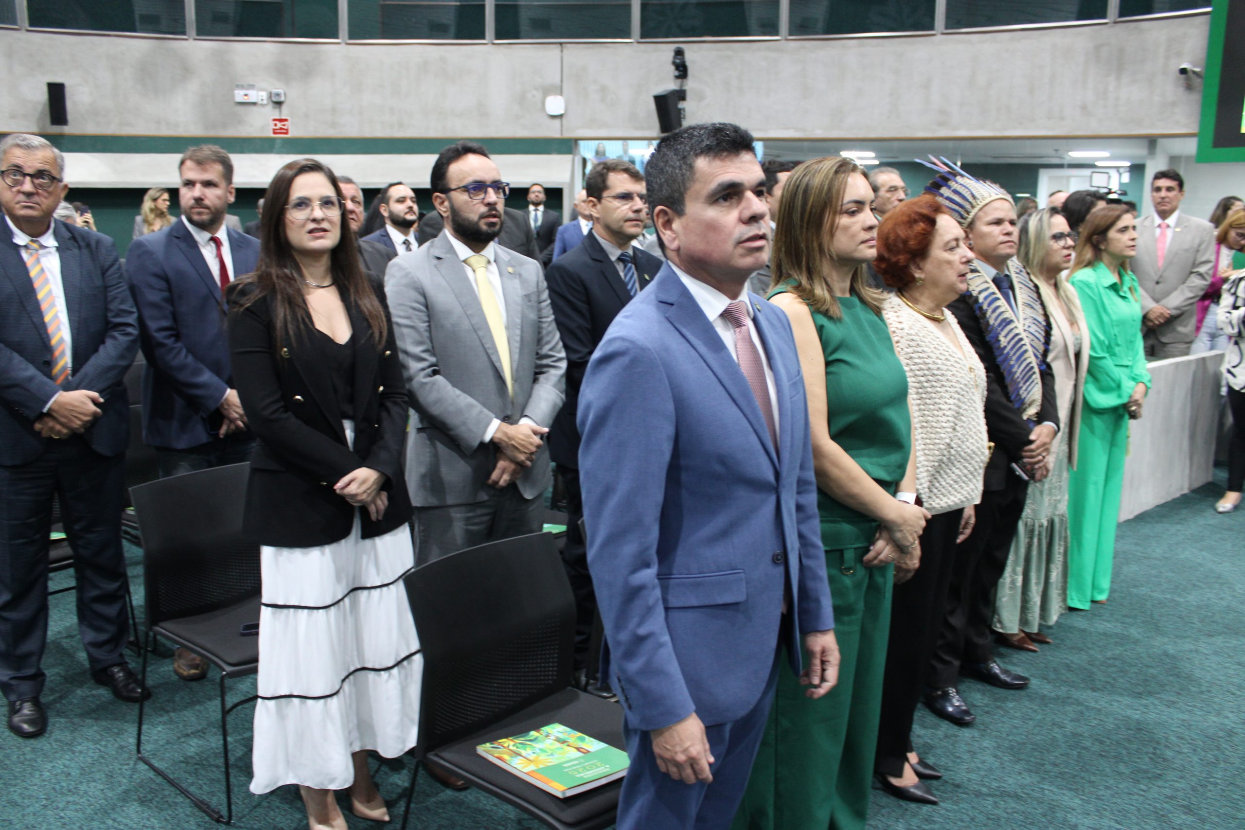 Defensora pública geral participa da posse da nova Mesa Diretora da Alece e da instalação da 3ª Sessão Legislativa