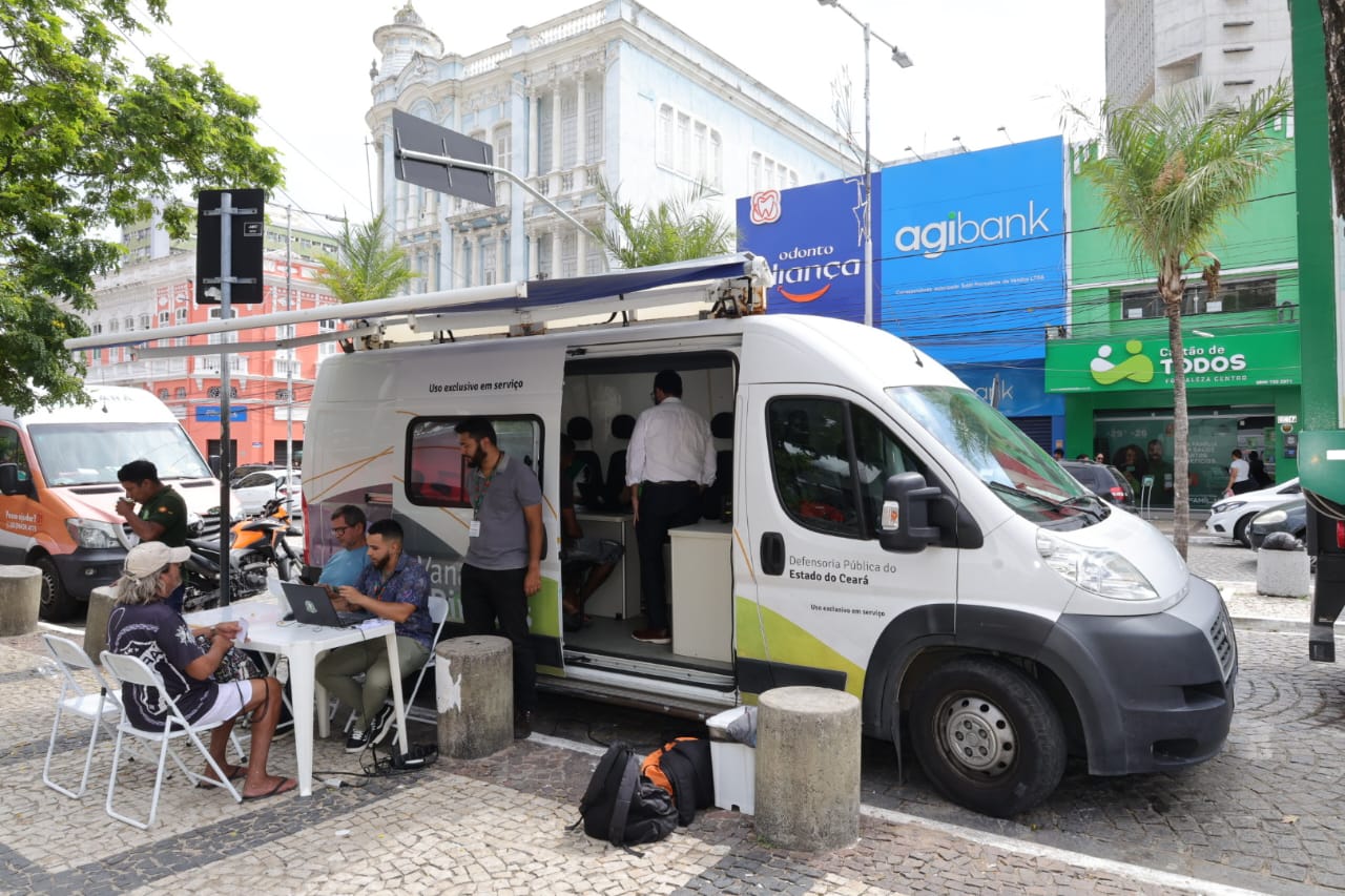Van dos Direitos vai atender a população no bairro Maraponga, nesta sexta-feira (07)