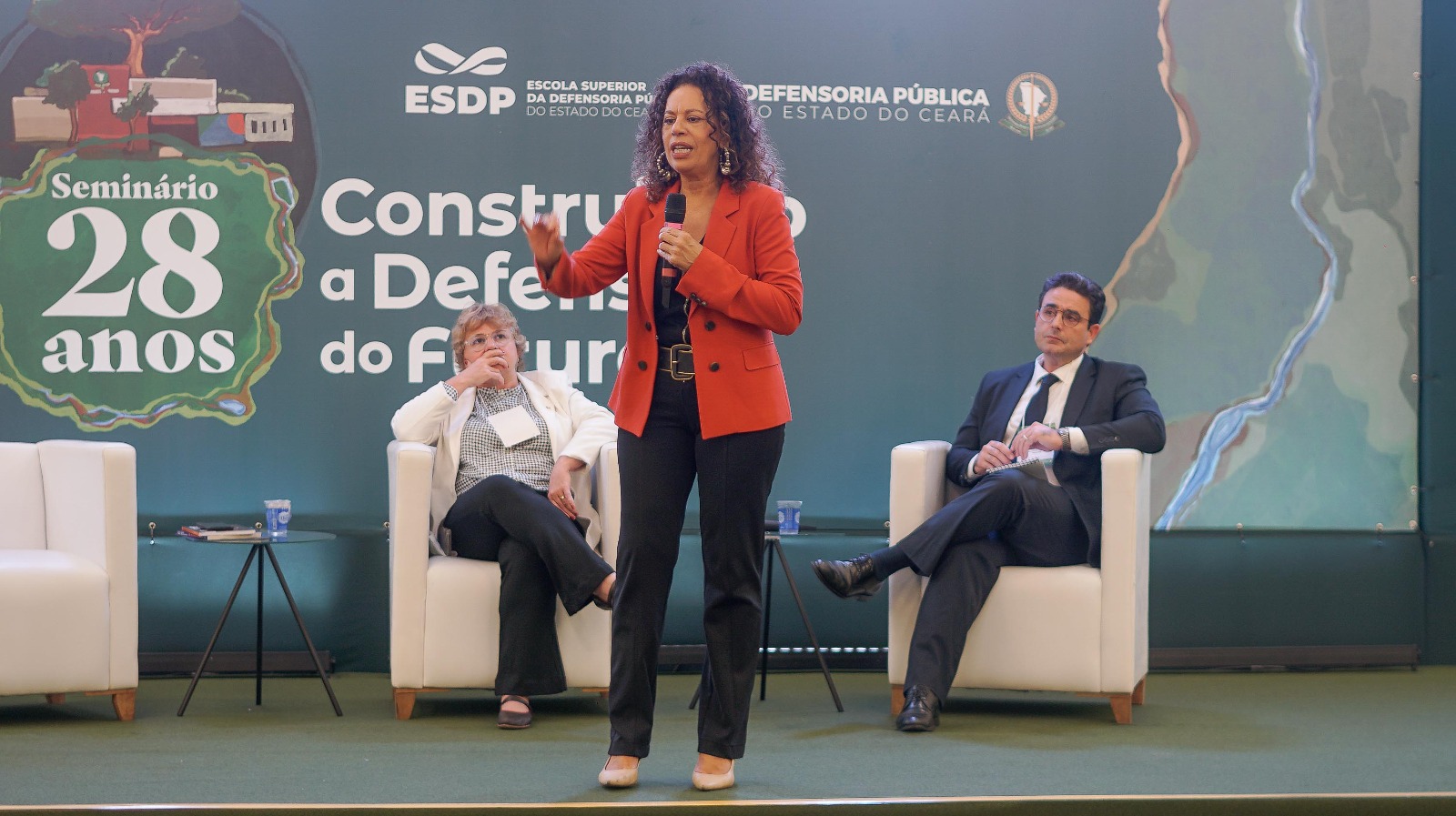 Ministra Edilene Lobo debate sobre racismo algorítmico
