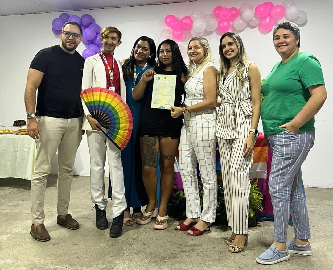 Defensoria Pública entrega certidões retificadas a pessoas trans em Itapipoca
