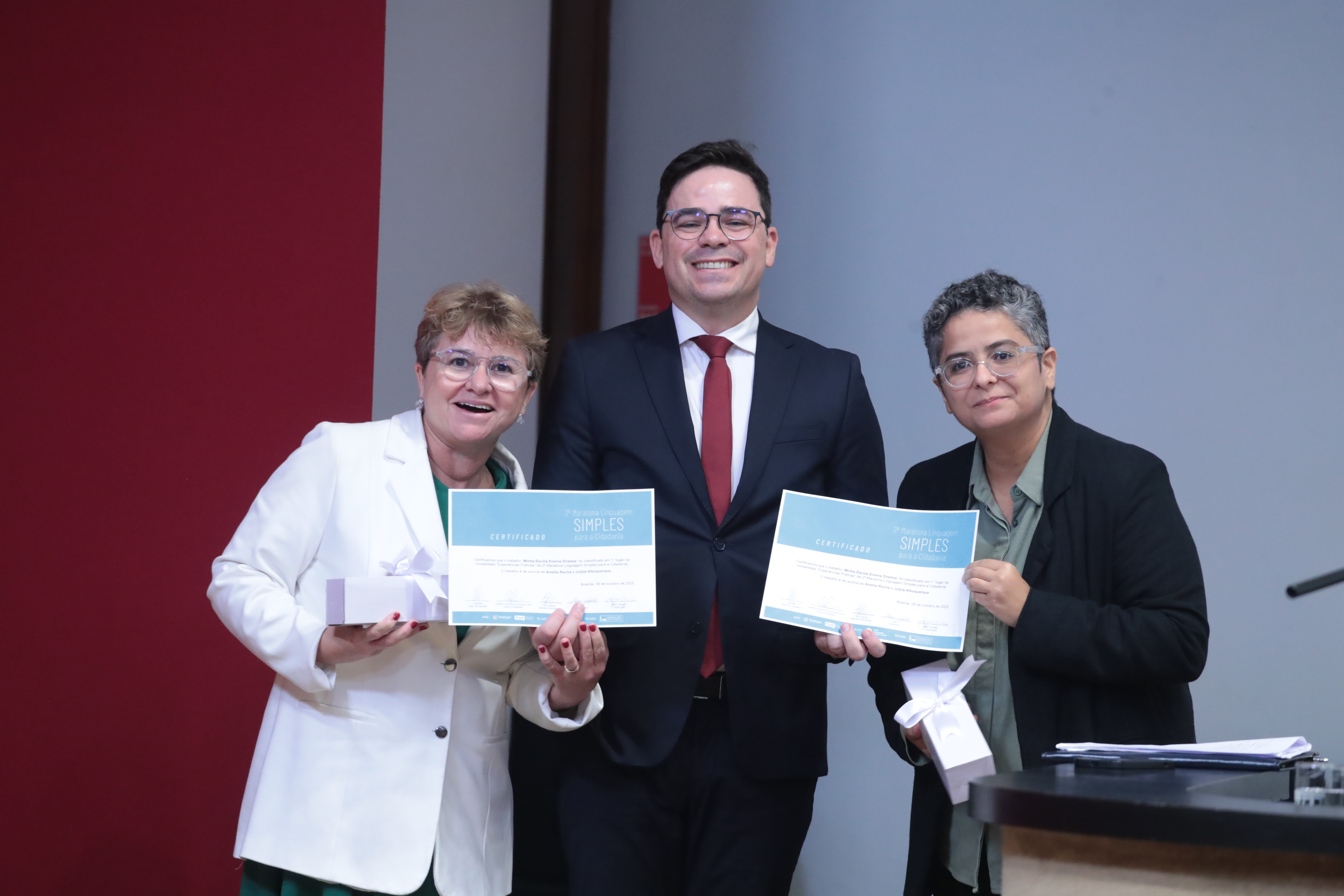 Minha Escola Ensina Direitos ganha prêmio de Linguagem Simples da Câmara dos Deputados.