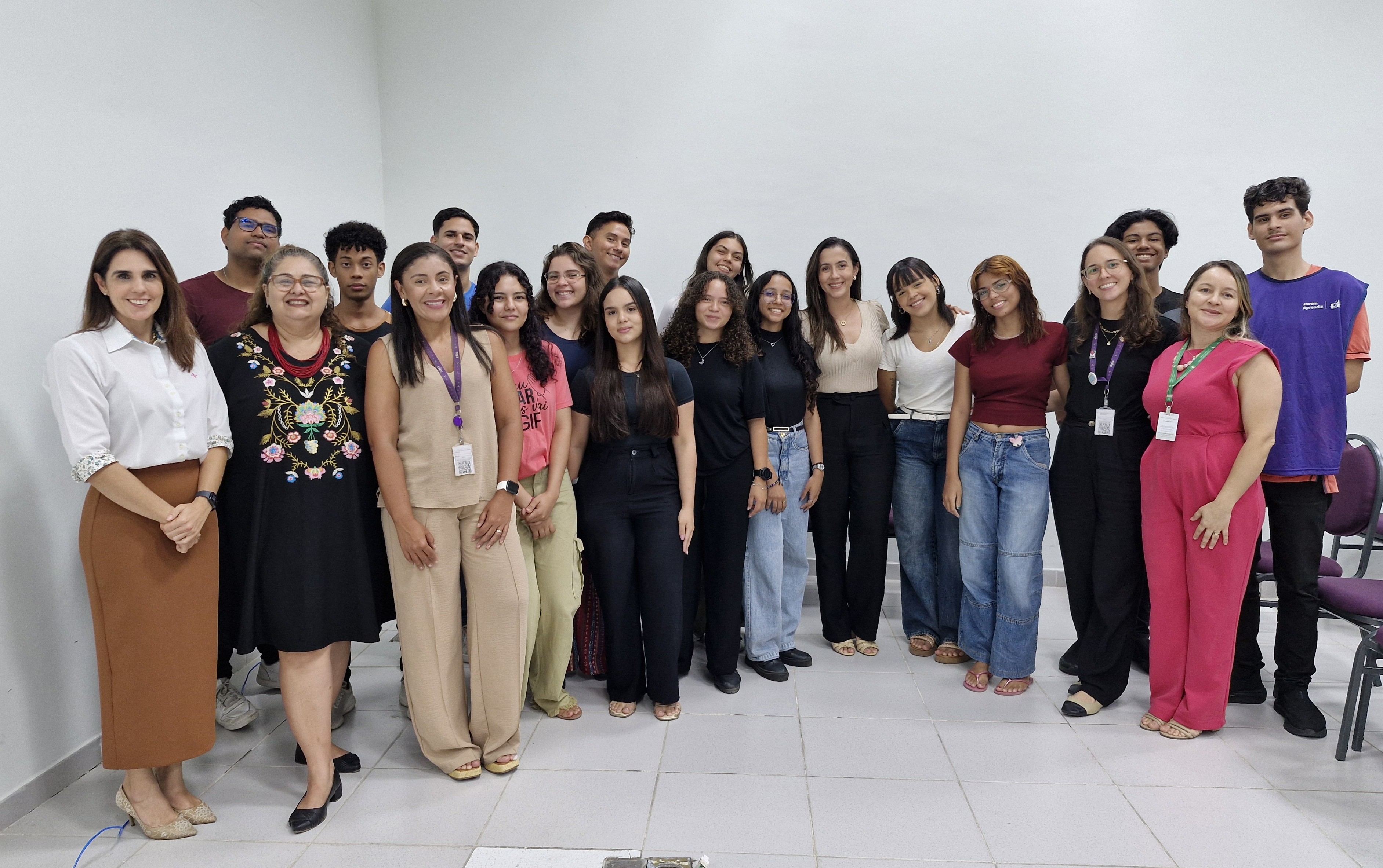 21 Dias  de Ativismo: Defensoria debate o tema e apresenta Casa da Mulher Brasileira a jovens aprendizes do CIEE