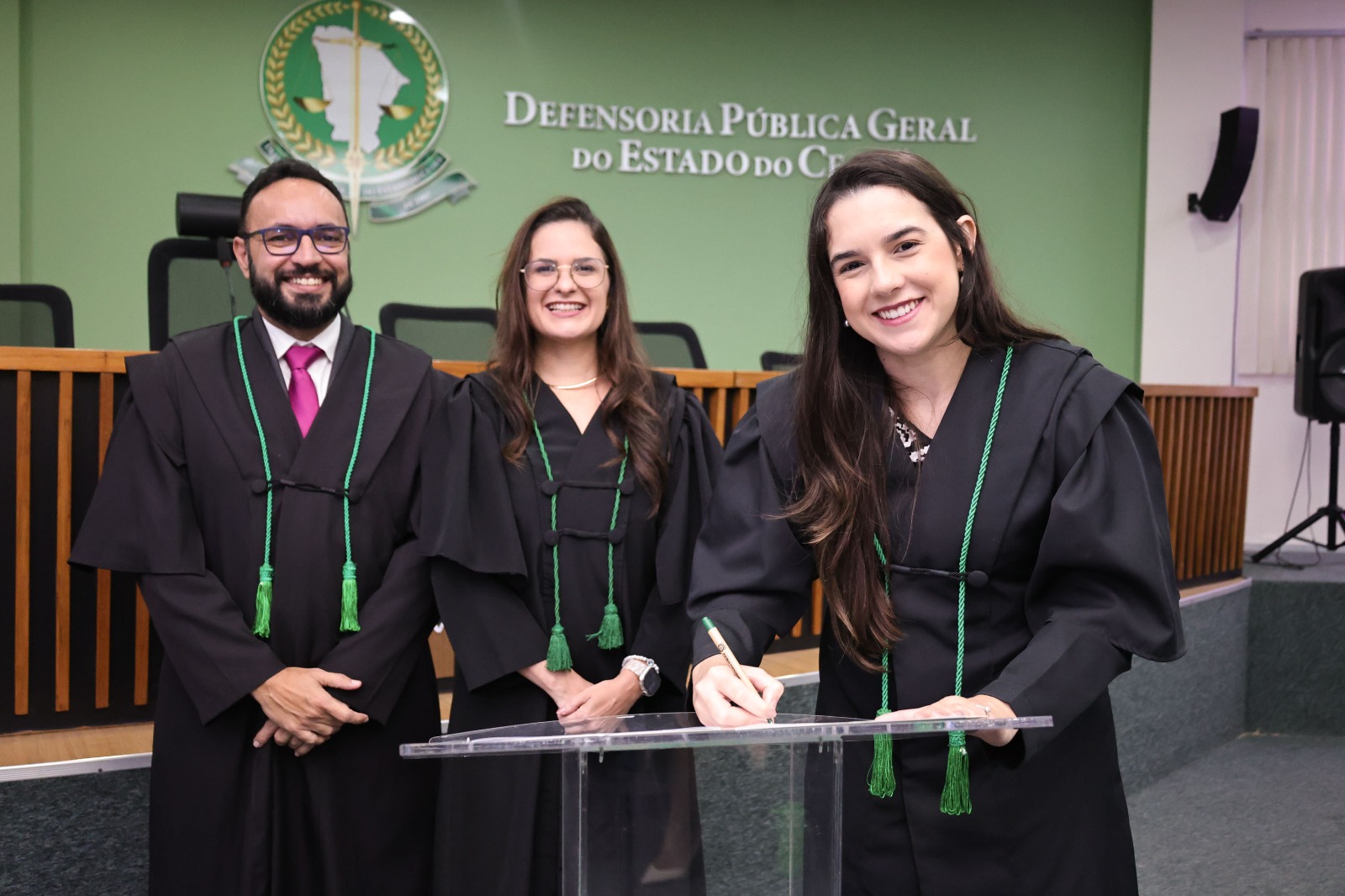 Consup empossa a 52ª defensora pública do 8º concurso