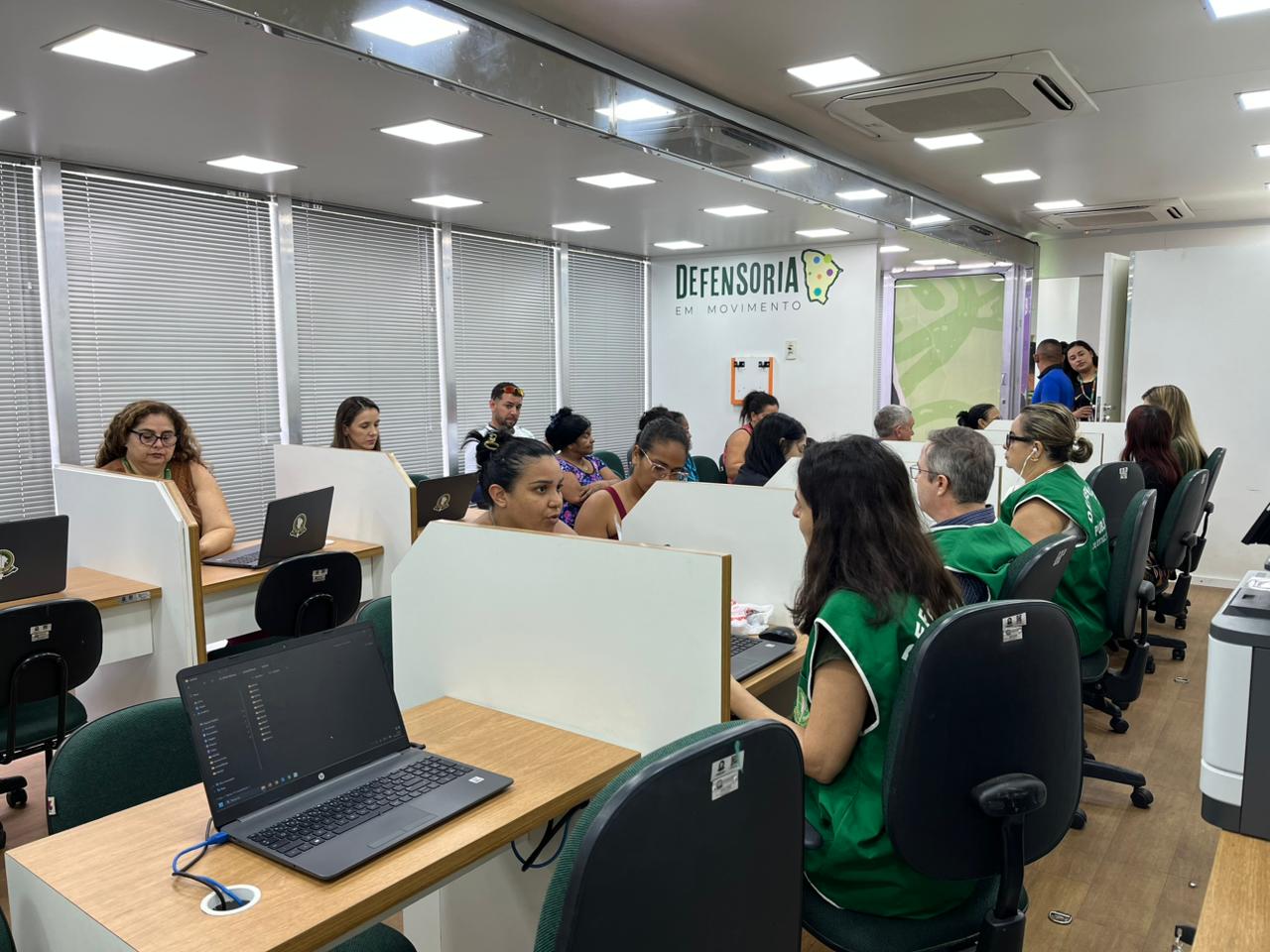 Cozinha Popular do bairro Passaré recebe atendimento da Defensoria